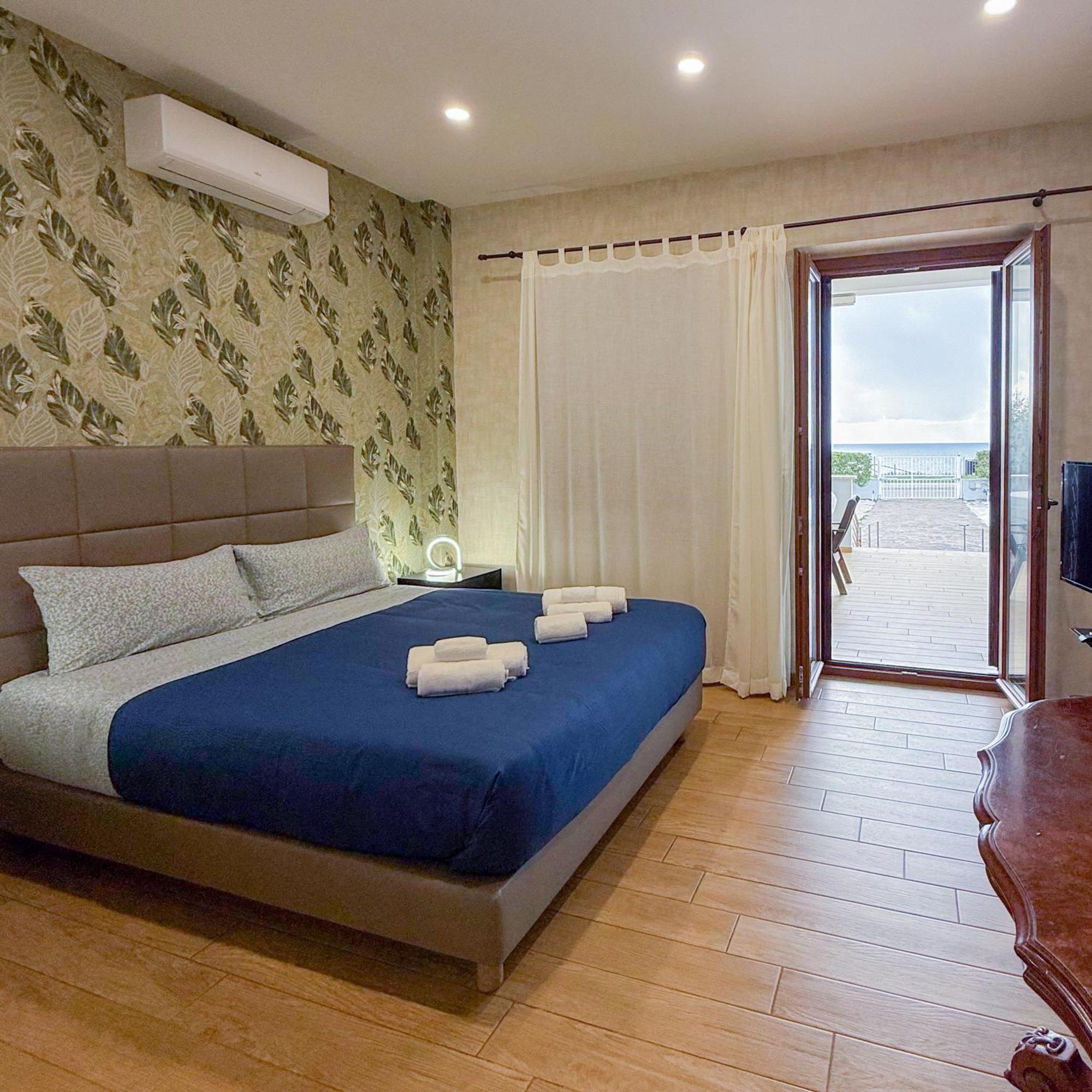 Edo House Anzio - Beachfront - Fronte Mare - Affittacamere エクステリア 写真